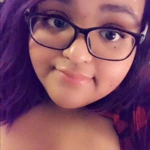 Meet your Posher, Yesenia